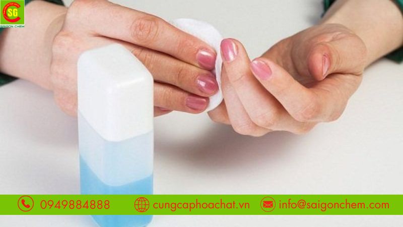 Ứng dụng Aceton tẩy sơn móng tay