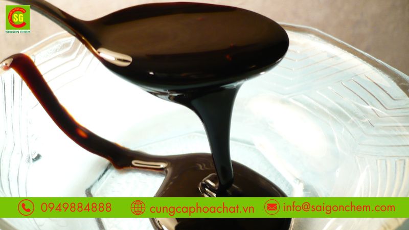 Rỉ mật là chất lỏng đặc sánh nâu sẫm